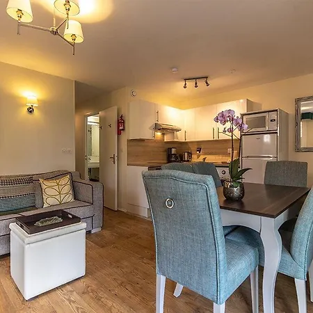 Karma La Normande מלון קונל