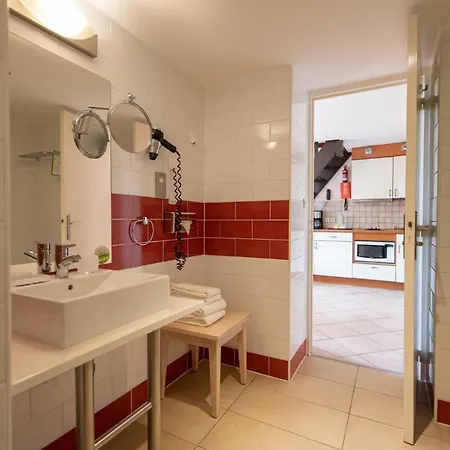 מלון Karma La Normande 3*